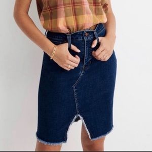 Madewell Stretch Denim Pegged Skirt w/Front Cutout